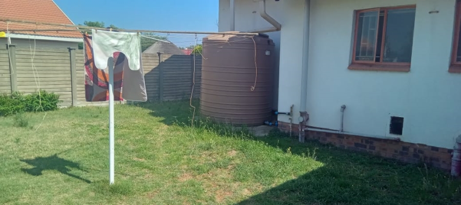 To Let  Bedroom Property for Rent in Roodia Free State